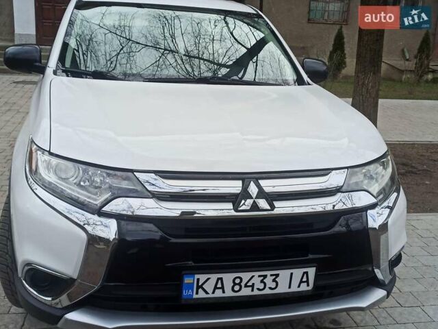 Білий Міцубісі Аутлендер, об'ємом двигуна 2.4 л та пробігом 132 тис. км за 12800 $, фото 21 на Automoto.ua