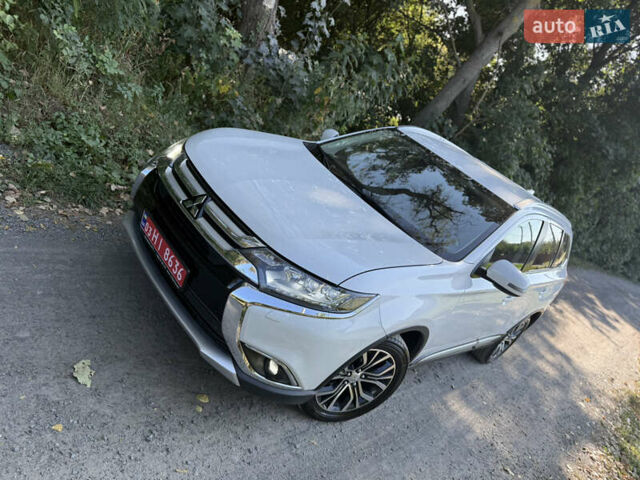 Белый Мицубиси Аутлендер, объемом двигателя 2.2 л и пробегом 240 тыс. км за 17999 $, фото 16 на Automoto.ua