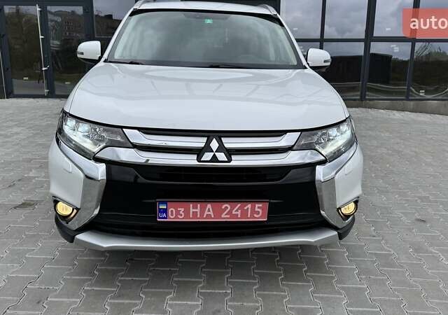 Белый Мицубиси Аутлендер, объемом двигателя 2.2 л и пробегом 199 тыс. км за 17999 $, фото 9 на Automoto.ua