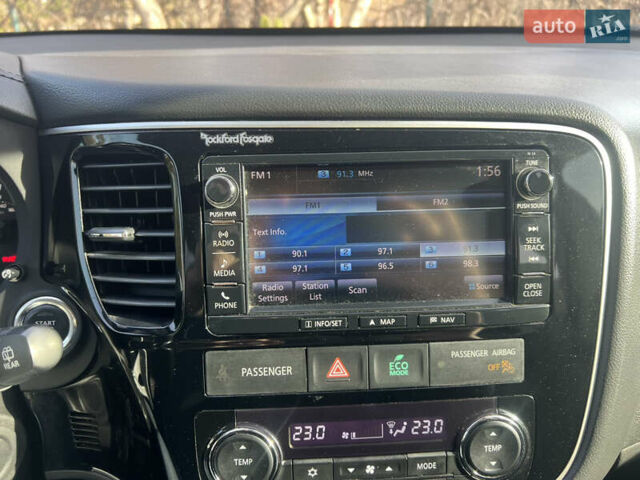 Білий Міцубісі Аутлендер, об'ємом двигуна 3 л та пробігом 157 тис. км за 16900 $, фото 28 на Automoto.ua