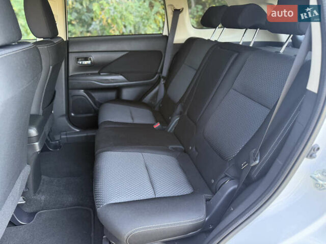 Белый Мицубиси Аутлендер, объемом двигателя 2.2 л и пробегом 240 тыс. км за 17999 $, фото 26 на Automoto.ua