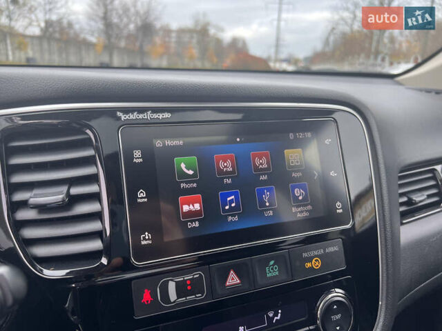 Білий Міцубісі Аутлендер, об'ємом двигуна 2.27 л та пробігом 145 тис. км за 18200 $, фото 21 на Automoto.ua