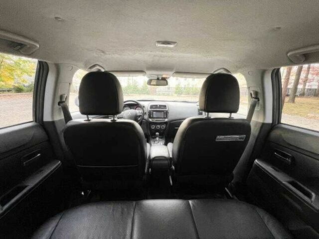 Білий Міцубісі Аутлендер, об'ємом двигуна 2.4 л та пробігом 98 тис. км за 4700 $, фото 9 на Automoto.ua