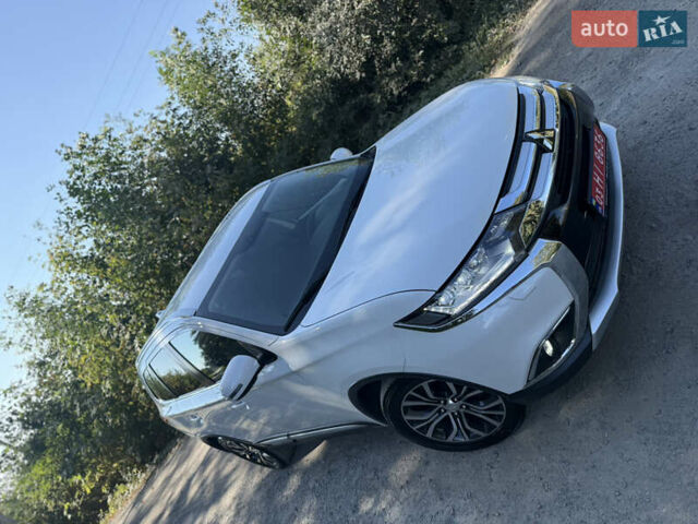 Белый Мицубиси Аутлендер, объемом двигателя 2.2 л и пробегом 240 тыс. км за 17999 $, фото 5 на Automoto.ua