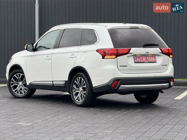 Мицубиси Аутлендер 2016 в Самборе на Automoto.ua Белый Мицубиси Аутлендер, объемом двигателя 2.23 л и пробегом 215 тыс. км за 17500 $, фото 32 на Automoto.ua