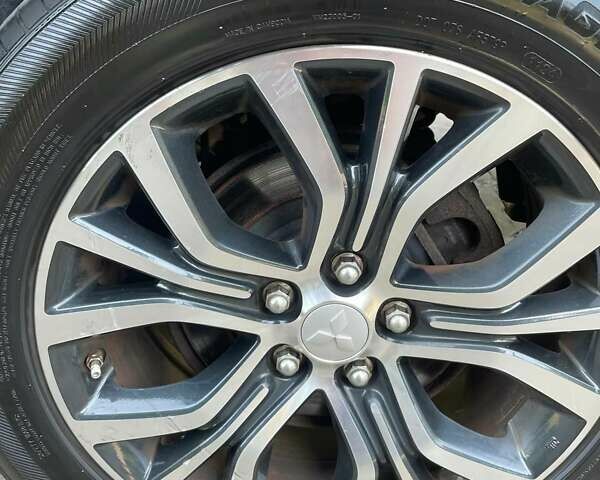 Белый Мицубиси Аутлендер, объемом двигателя 3 л и пробегом 115 тыс. км за 15300 $, фото 22 на Automoto.ua