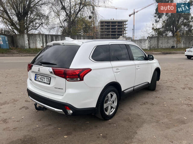 Білий Міцубісі Аутлендер, об'ємом двигуна 2.27 л та пробігом 145 тис. км за 18200 $, фото 3 на Automoto.ua