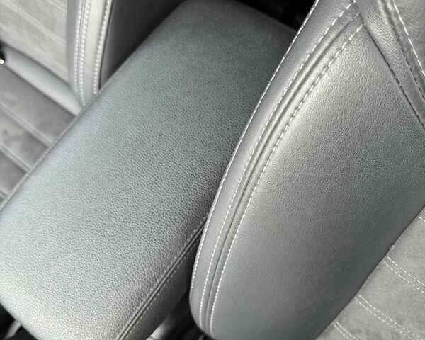 Белый Мицубиси Аутлендер, объемом двигателя 2.36 л и пробегом 134 тыс. км за 18500 $, фото 13 на Automoto.ua