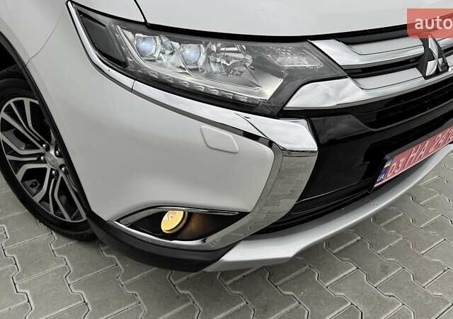 Белый Мицубиси Аутлендер, объемом двигателя 2.2 л и пробегом 199 тыс. км за 17999 $, фото 12 на Automoto.ua