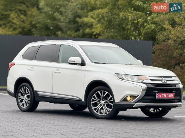 Мицубиси Аутлендер 2016 в Самборе на Automoto.ua Белый Мицубиси Аутлендер, объемом двигателя 2.23 л и пробегом 215 тыс. км за 17500 $, фото 21 на Automoto.ua