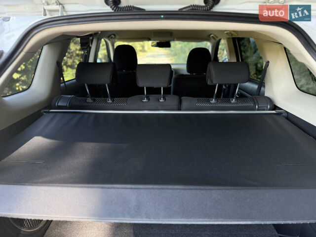 Белый Мицубиси Аутлендер, объемом двигателя 2.2 л и пробегом 240 тыс. км за 17999 $, фото 30 на Automoto.ua