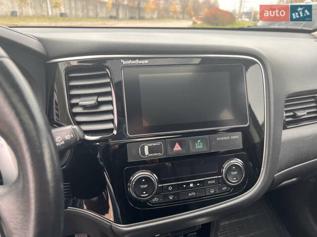 Білий Міцубісі Аутлендер, об'ємом двигуна 2.27 л та пробігом 145 тис. км за 18200 $, фото 19 на Automoto.ua