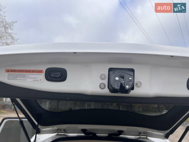 Білий Міцубісі Аутлендер, об'ємом двигуна 2.27 л та пробігом 145 тис. км за 18200 $, фото 30 на Automoto.ua