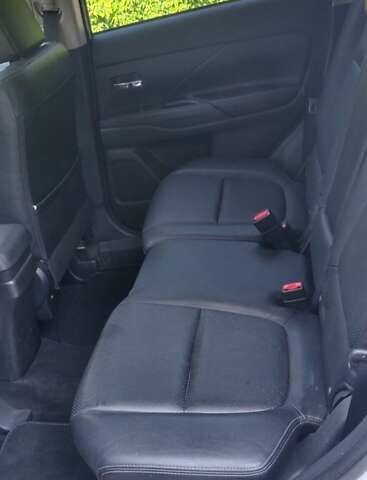 Белый Мицубиси Аутлендер, объемом двигателя 3 л и пробегом 115 тыс. км за 15300 $, фото 10 на Automoto.ua