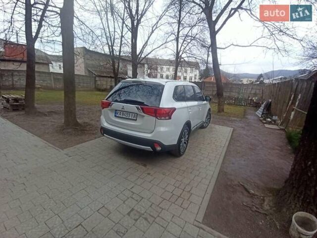 Білий Міцубісі Аутлендер, об'ємом двигуна 2.4 л та пробігом 132 тис. км за 12800 $, фото 18 на Automoto.ua