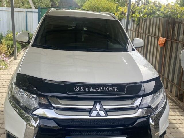 Мицубиси Аутлендер 2016 в Кропивницком (Кировограде) на Automoto.ua Белый Мицубиси Аутлендер, объемом двигателя 2.4 л и пробегом 140 тыс. км за 14000 $, фото 1 на Automoto.ua