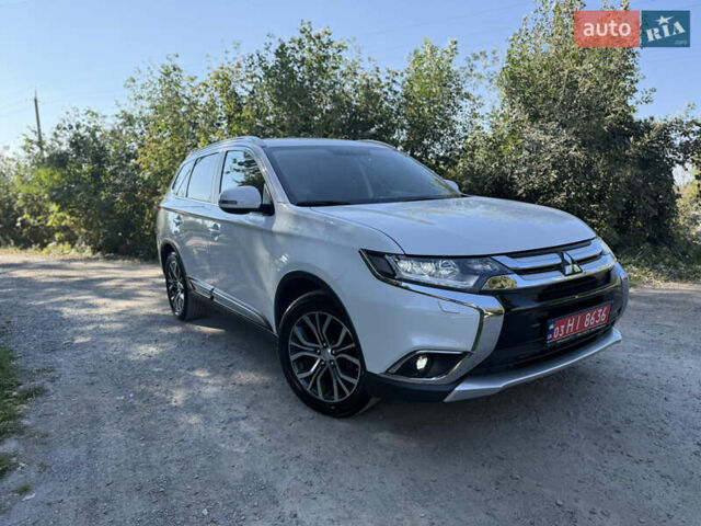 Белый Мицубиси Аутлендер, объемом двигателя 2.2 л и пробегом 240 тыс. км за 17999 $, фото 4 на Automoto.ua