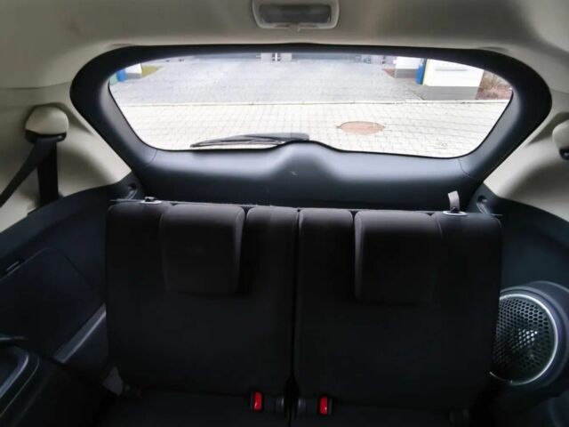 Белый Мицубиси Аутлендер, объемом двигателя 2 л и пробегом 135 тыс. км за 10200 $, фото 15 на Automoto.ua