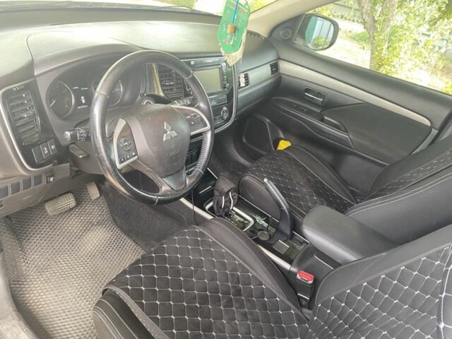 Мицубиси Аутлендер 2016 в Кропивницком (Кировограде) на Automoto.ua Белый Мицубиси Аутлендер, объемом двигателя 2.4 л и пробегом 140 тыс. км за 14000 $, фото 5 на Automoto.ua