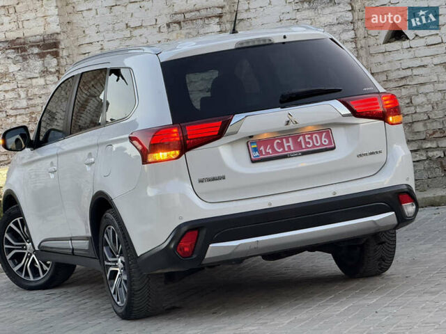 Білий Міцубісі Аутлендер, об'ємом двигуна 2.23 л та пробігом 215 тис. км за 17550 $, фото 33 на Automoto.ua