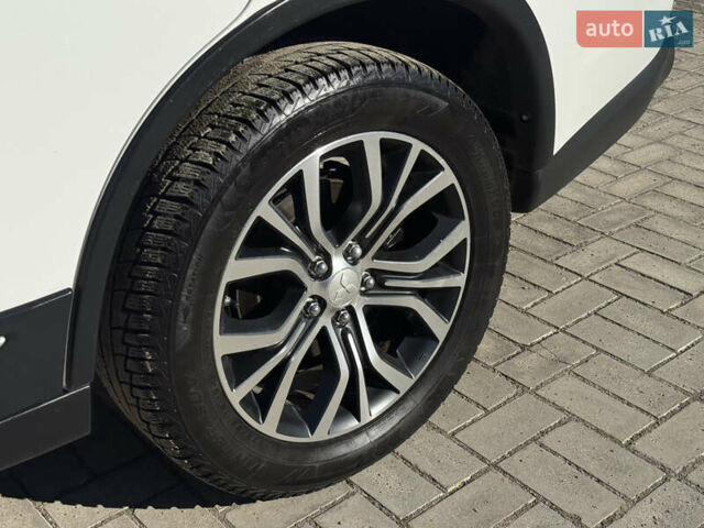 Білий Міцубісі Аутлендер, об'ємом двигуна 2.4 л та пробігом 178 тис. км за 12750 $, фото 25 на Automoto.ua