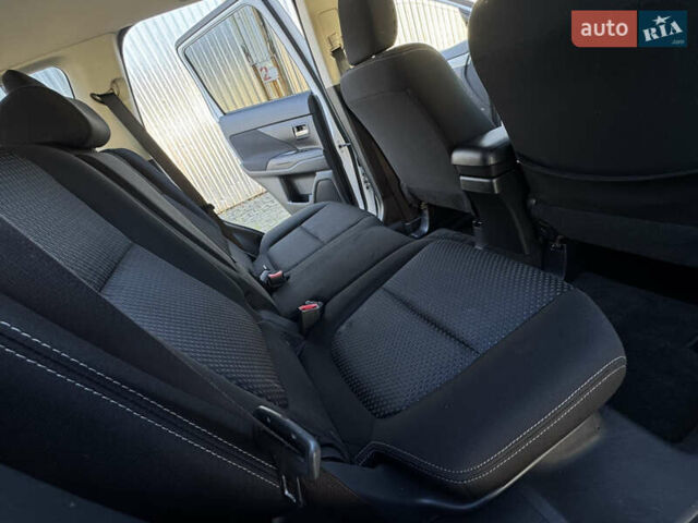 Білий Міцубісі Аутлендер, об'ємом двигуна 2.4 л та пробігом 178 тис. км за 12750 $, фото 51 на Automoto.ua