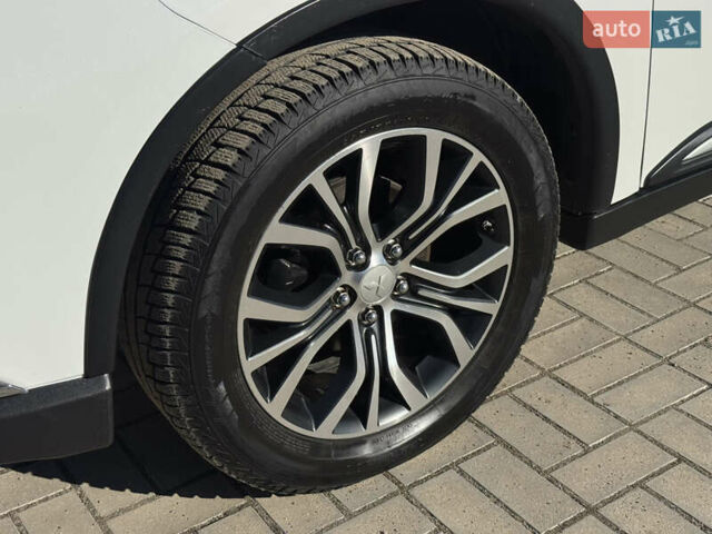 Білий Міцубісі Аутлендер, об'ємом двигуна 2.4 л та пробігом 178 тис. км за 12750 $, фото 21 на Automoto.ua