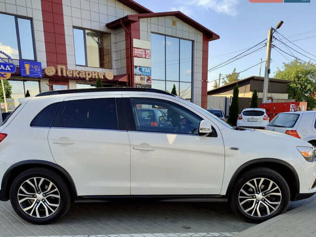 Білий Міцубісі Аутлендер, об'ємом двигуна 2.36 л та пробігом 133 тис. км за 13900 $, фото 3 на Automoto.ua