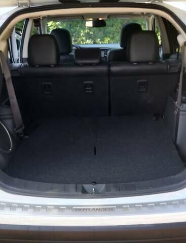 Белый Мицубиси Аутлендер, объемом двигателя 3 л и пробегом 115 тыс. км за 15300 $, фото 8 на Automoto.ua