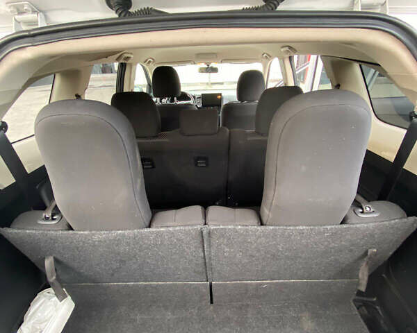 Белый Мицубиси Аутлендер, объемом двигателя 2.36 л и пробегом 151 тыс. км за 16700 $, фото 8 на Automoto.ua