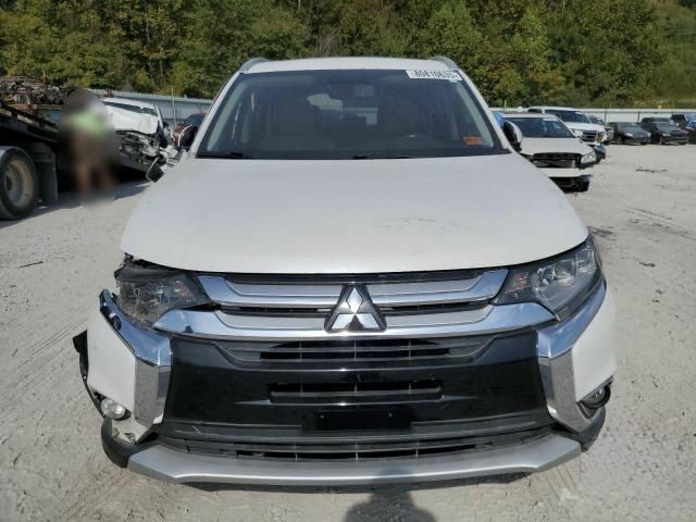 Білий Міцубісі Аутлендер, об'ємом двигуна 3 л та пробігом 177 тис. км за 8900 $, фото 10 на Automoto.ua