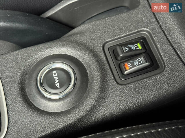 Білий Міцубісі Аутлендер, об'ємом двигуна 2.23 л та пробігом 215 тис. км за 17550 $, фото 36 на Automoto.ua