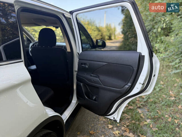 Белый Мицубиси Аутлендер, объемом двигателя 2.2 л и пробегом 240 тыс. км за 17999 $, фото 33 на Automoto.ua