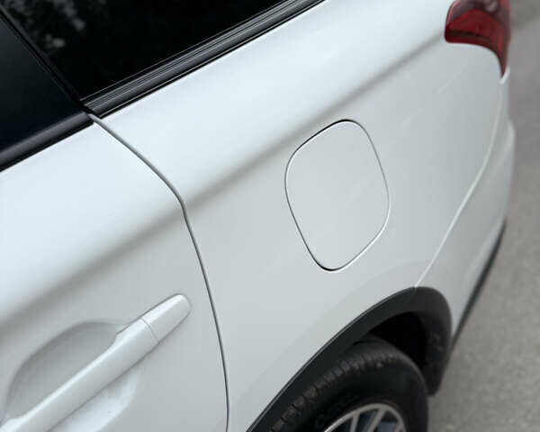 Белый Мицубиси Аутлендер, объемом двигателя 2.36 л и пробегом 134 тыс. км за 18500 $, фото 19 на Automoto.ua