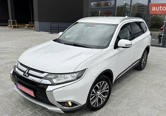 Белый Мицубиси Аутлендер, объемом двигателя 2.2 л и пробегом 199 тыс. км за 17999 $, фото 1 на Automoto.ua