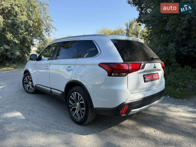 Белый Мицубиси Аутлендер, объемом двигателя 2.2 л и пробегом 240 тыс. км за 17999 $, фото 7 на Automoto.ua