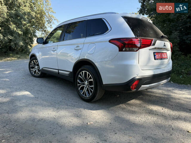 Белый Мицубиси Аутлендер, объемом двигателя 2.2 л и пробегом 240 тыс. км за 17999 $, фото 9 на Automoto.ua