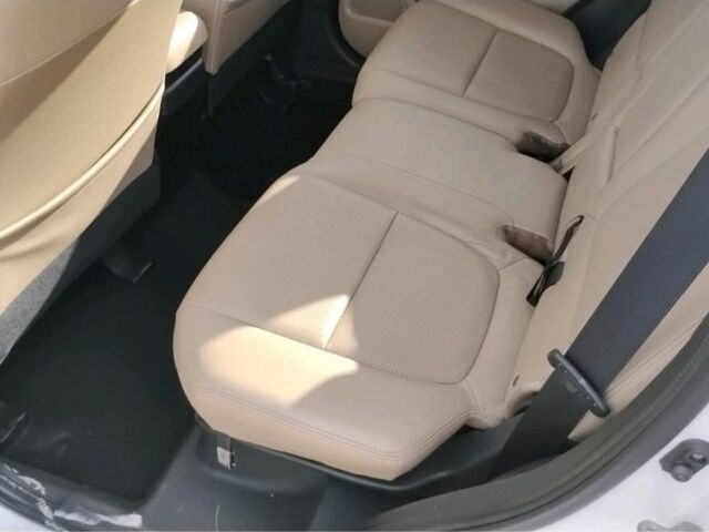 Белый Мицубиси Аутлендер, объемом двигателя 3 л и пробегом 177 тыс. км за 8900 $, фото 4 на Automoto.ua