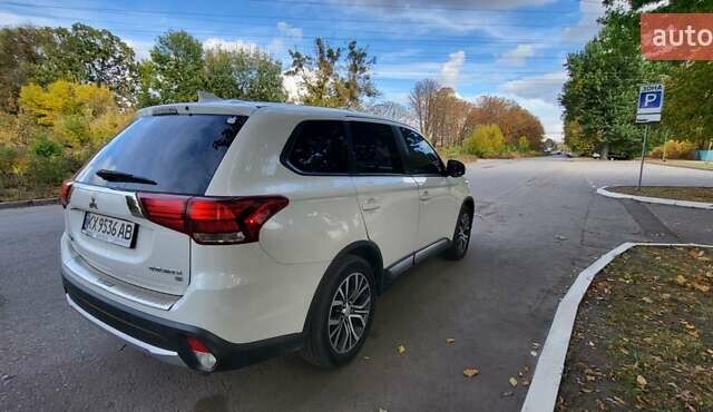 Мицубиси Аутлендер 2016 в Полтаве на Automoto.ua Белый Мицубиси Аутлендер, объемом двигателя 2.36 л и пробегом 240 тыс. км за 14000 $, фото 8 на Automoto.ua
