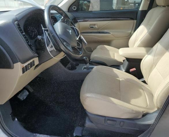 Білий Міцубісі Аутлендер, об'ємом двигуна 3 л та пробігом 177 тис. км за 8900 $, фото 12 на Automoto.ua