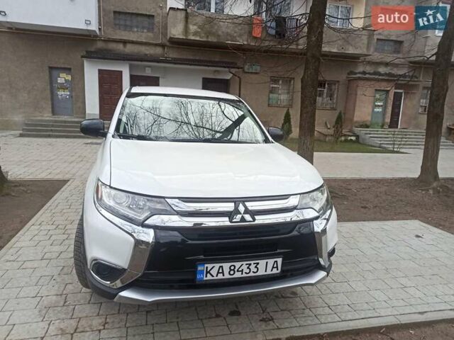 Білий Міцубісі Аутлендер, об'ємом двигуна 2.4 л та пробігом 132 тис. км за 12800 $, фото 22 на Automoto.ua