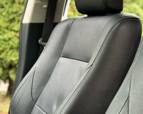 Білий Міцубісі Аутлендер, об'ємом двигуна 2.23 л та пробігом 215 тис. км за 17550 $, фото 64 на Automoto.ua