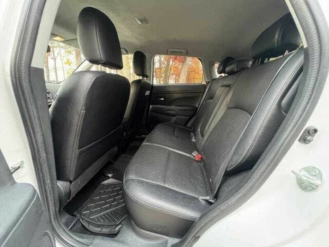 Білий Міцубісі Аутлендер, об'ємом двигуна 2.4 л та пробігом 98 тис. км за 4700 $, фото 11 на Automoto.ua