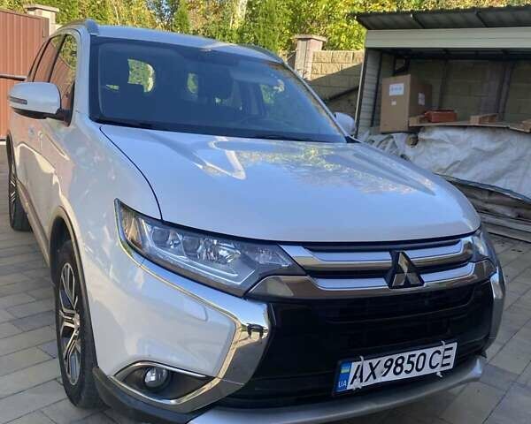 Белый Мицубиси Аутлендер, объемом двигателя 2.4 л и пробегом 126 тыс. км за 15900 $, фото 7 на Automoto.ua