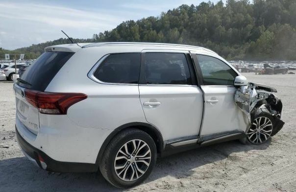 Білий Міцубісі Аутлендер, об'ємом двигуна 3 л та пробігом 177 тис. км за 8900 $, фото 8 на Automoto.ua