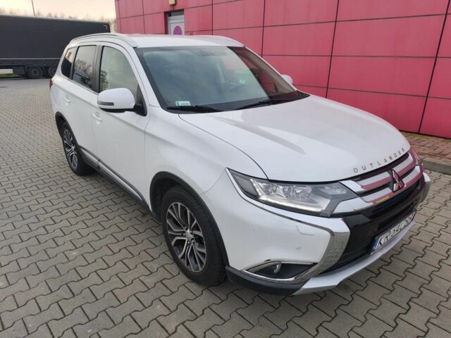 Белый Мицубиси Аутлендер, объемом двигателя 2 л и пробегом 135 тыс. км за 10200 $, фото 1 на Automoto.ua