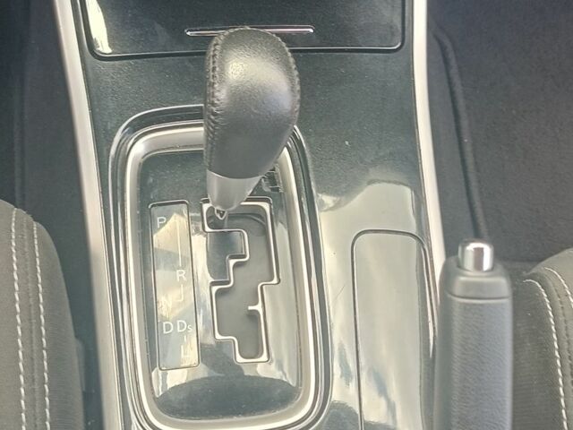 Белый Мицубиси Аутлендер, объемом двигателя 2.4 л и пробегом 117 тыс. км за 16500 $, фото 6 на Automoto.ua