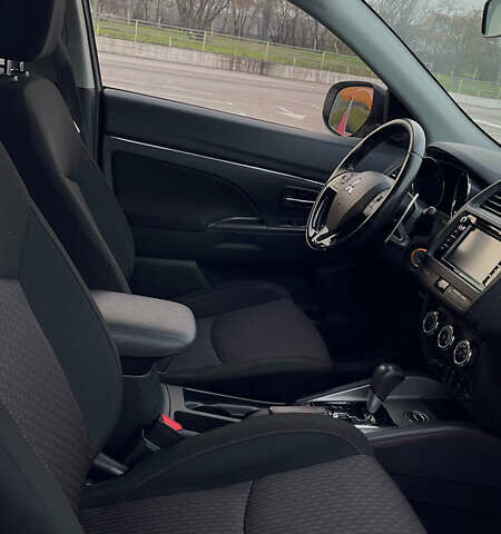 Білий Міцубісі Аутлендер, об'ємом двигуна 2 л та пробігом 47 тис. км за 13700 $, фото 9 на Automoto.ua