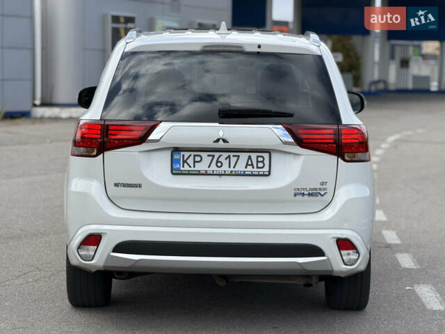 Білий Міцубісі Аутлендер, об'ємом двигуна 2 л та пробігом 225 тис. км за 18900 $, фото 4 на Automoto.ua