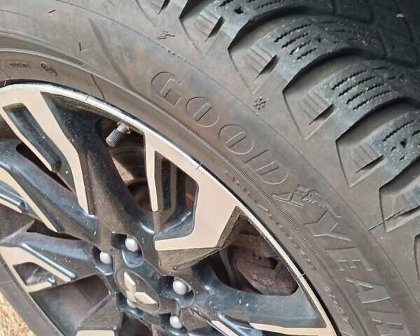 Белый Мицубиси Аутлендер, объемом двигателя 2 л и пробегом 127 тыс. км за 20000 $, фото 14 на Automoto.ua